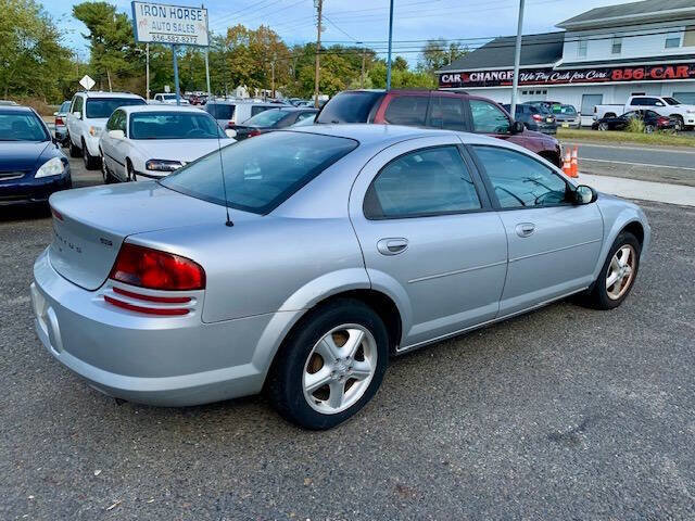 Used 2005 Dodge Stratus SXT w/ Leather Value Pkg image 12