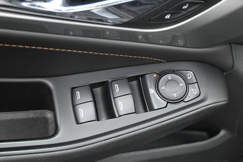 Used 2020 Chevrolet Traverse LS FWD image 12