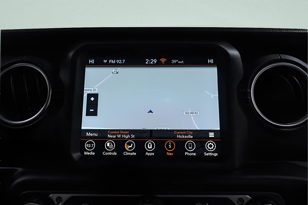 Used 2021 Jeep Gladiator Overland w/ Uconnect 4C Nav & Sound Group image 16