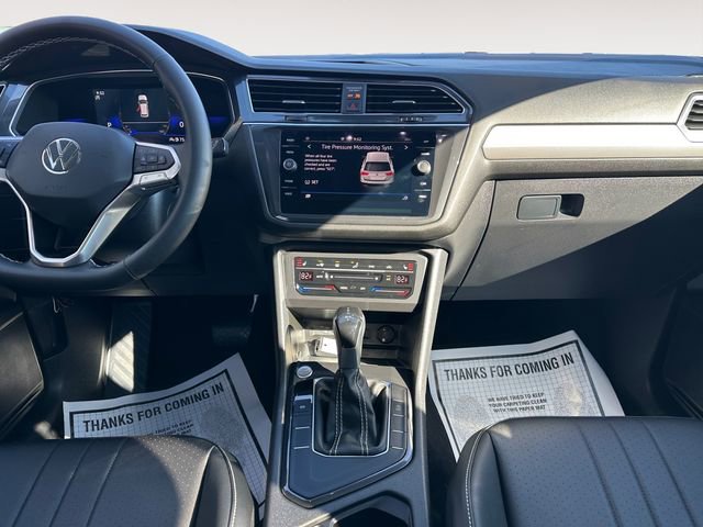 Used 2023 Volkswagen Tiguan SE w/ Panoramic Sunroof Package image 11