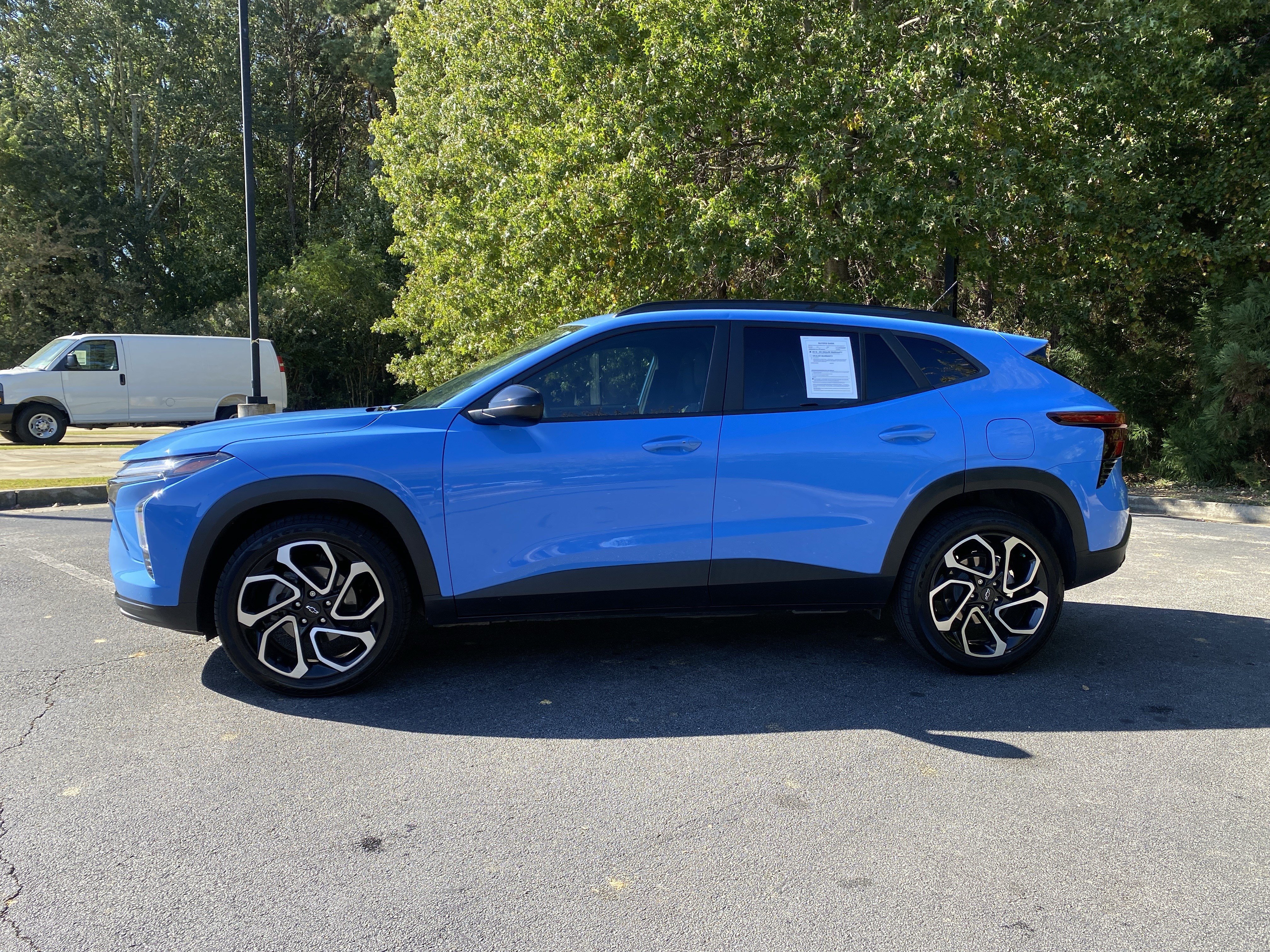 Used 2024 Chevrolet Trax RS w/ Sunroof Package FWD image 6