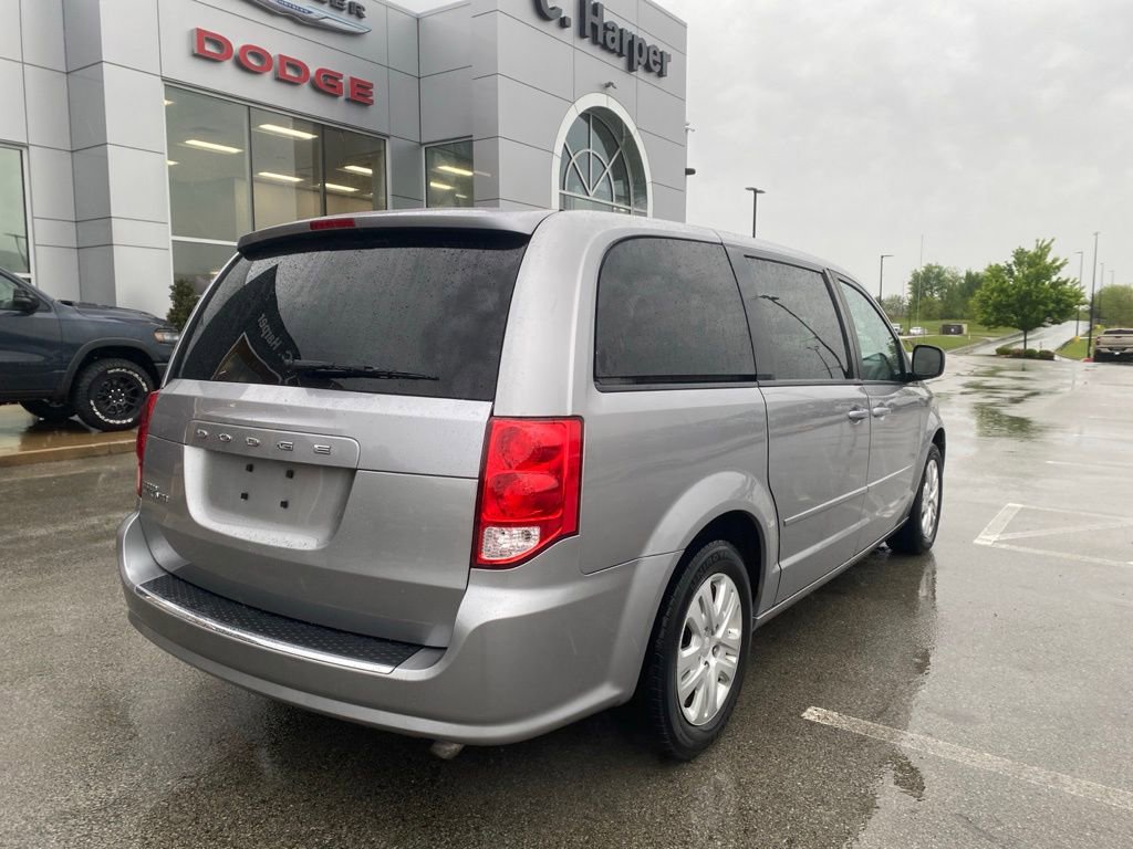 Used 2016 Dodge Grand Caravan SE w/ Quick Order Package 29E SE FWD image 2
