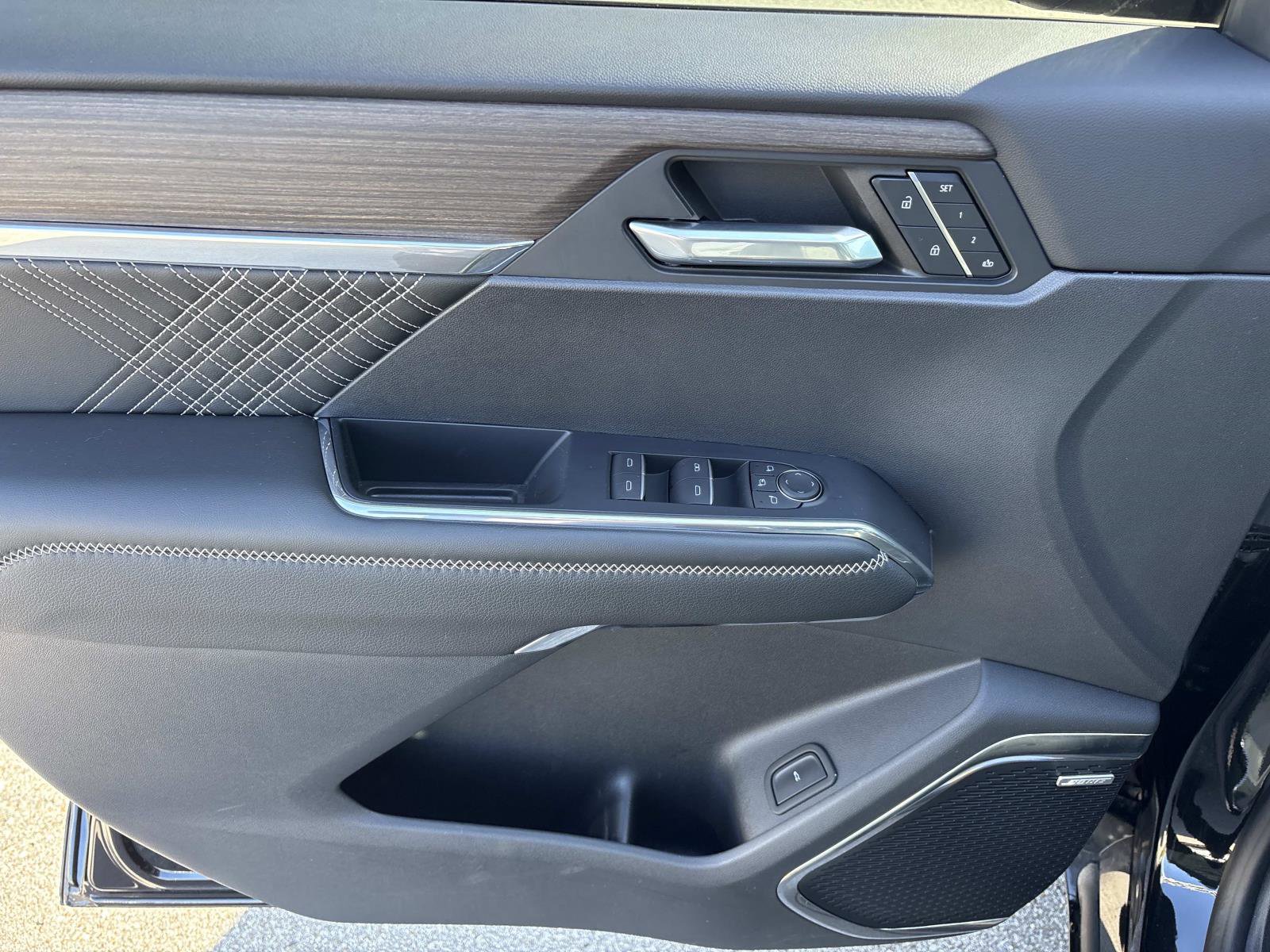 Certified 2024 GMC Acadia Denali w/ Super Cruise Package image 12