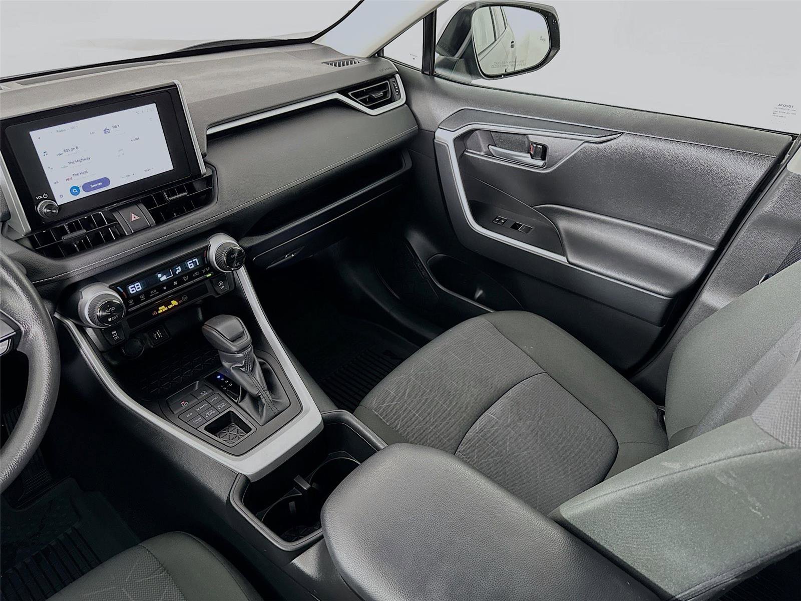 Certified 2025 Toyota RAV4 XLE image 29