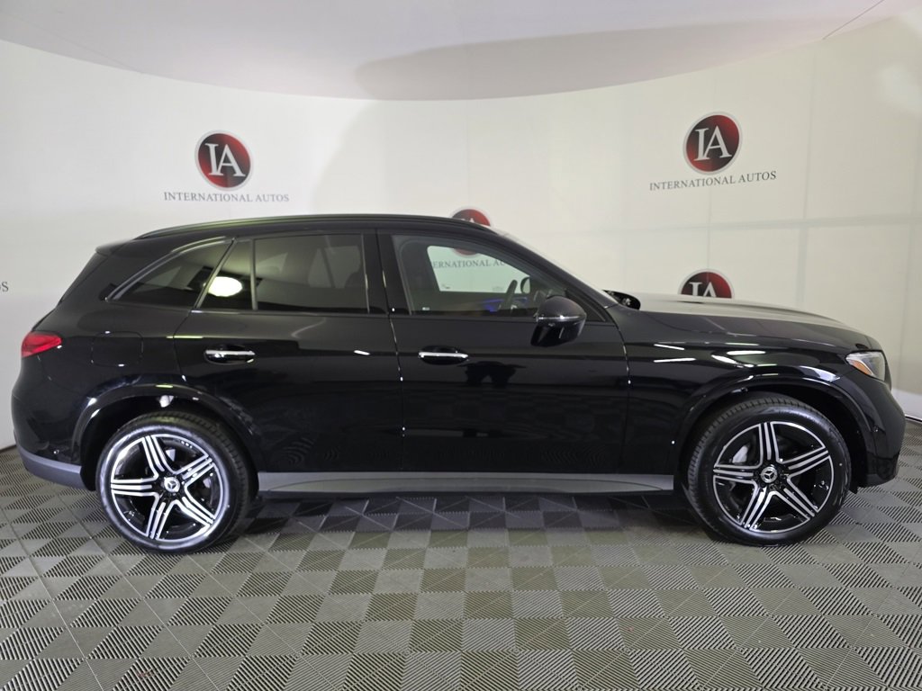 Used 2025 Mercedes-Benz GLC 300 4MATIC image 3