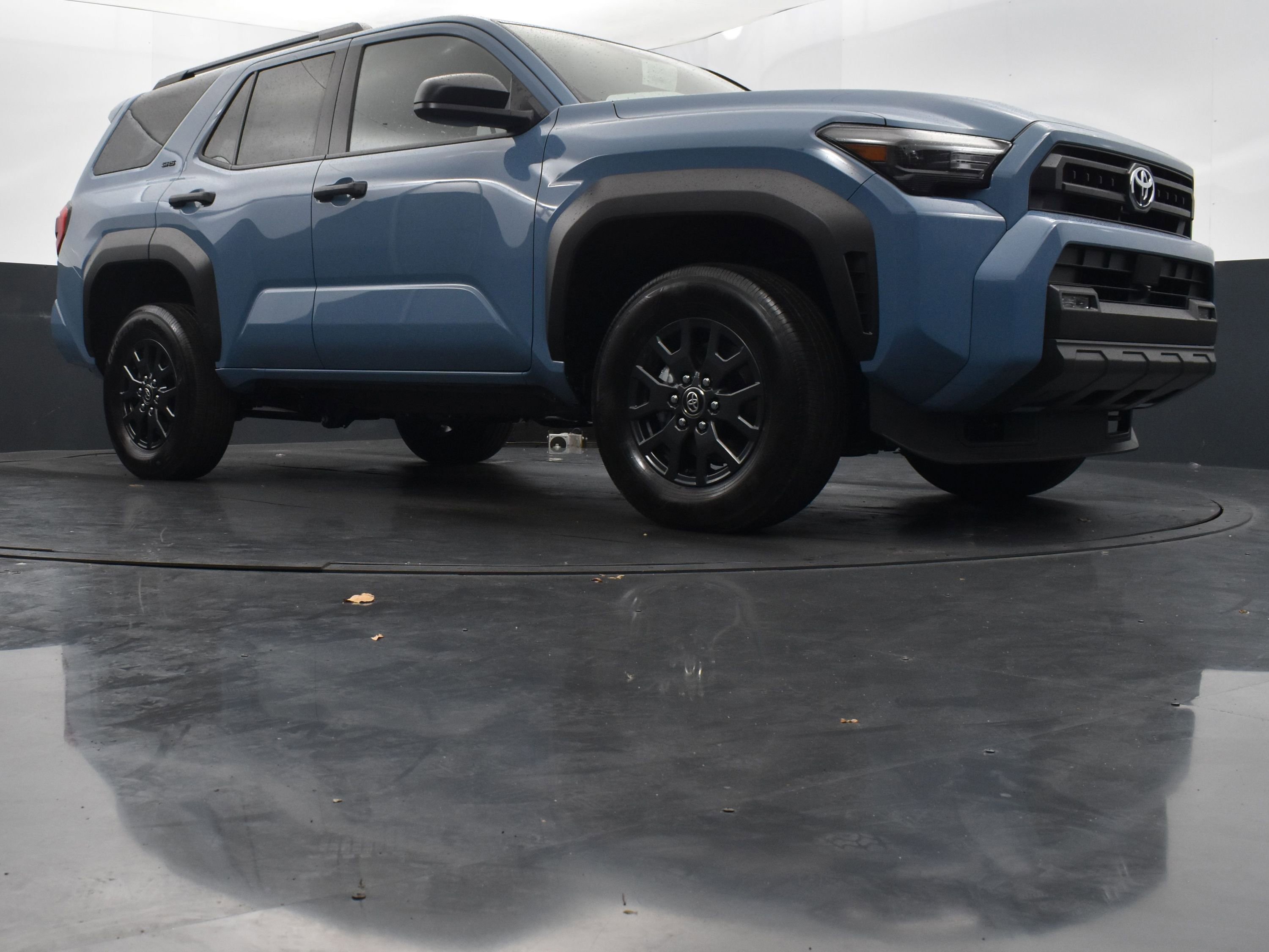 Used 2025 Toyota 4Runner SR5 RWD image 33