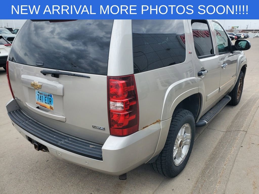 Used 2008 Chevrolet Tahoe LT w/ LT Preferred Equipment Group AWD/4WD image 2