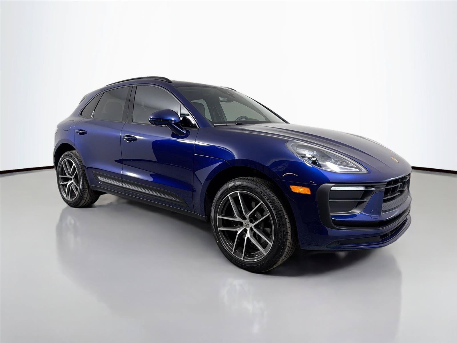 Certified 2026 Porsche Macan Turbo AWD/4WD image 9