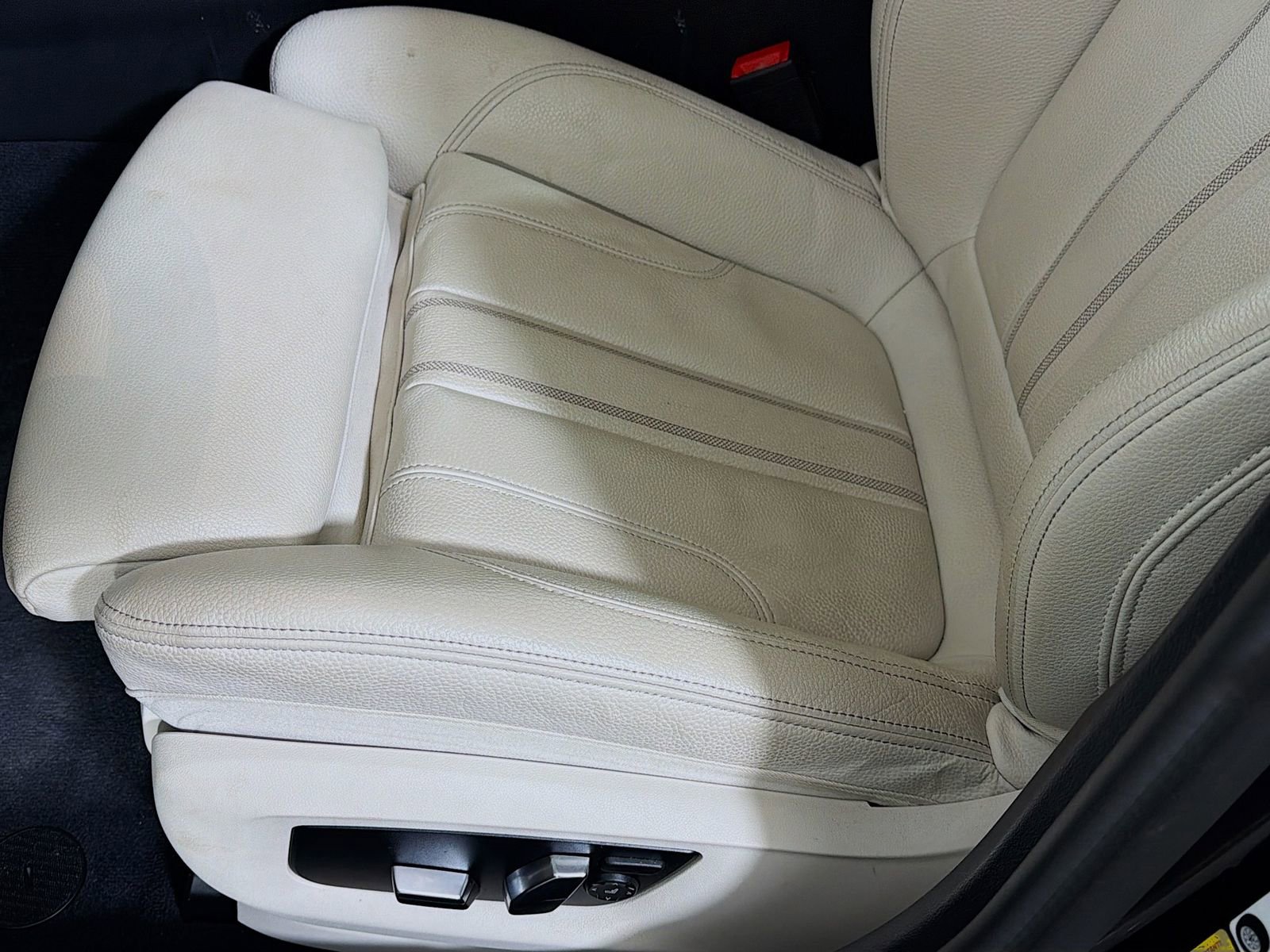 Used 2023 BMW 540i xDrive w/ Executive Package AWD/4WD image 23