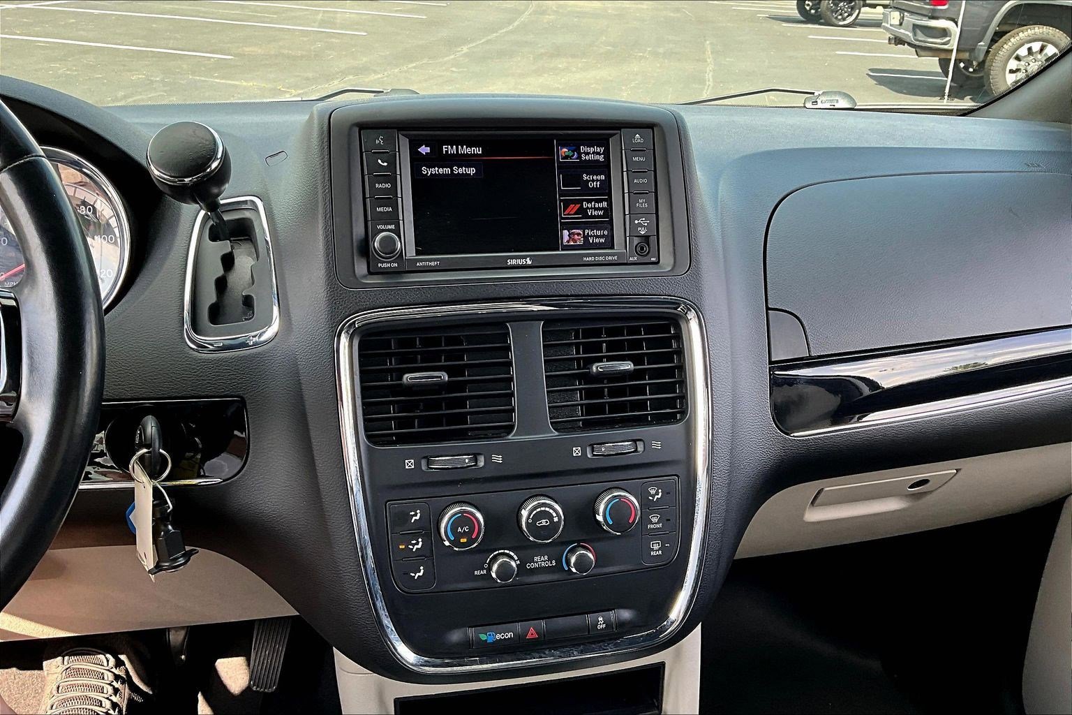 Used 2020 Dodge Grand Caravan SXT FWD image 15