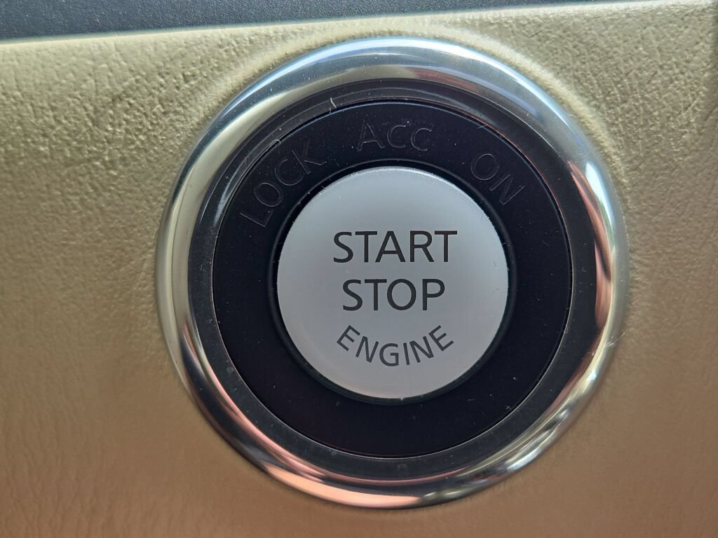 Used 2015 INFINITI QX80 4WD w/ Deluxe Technology Package image 25