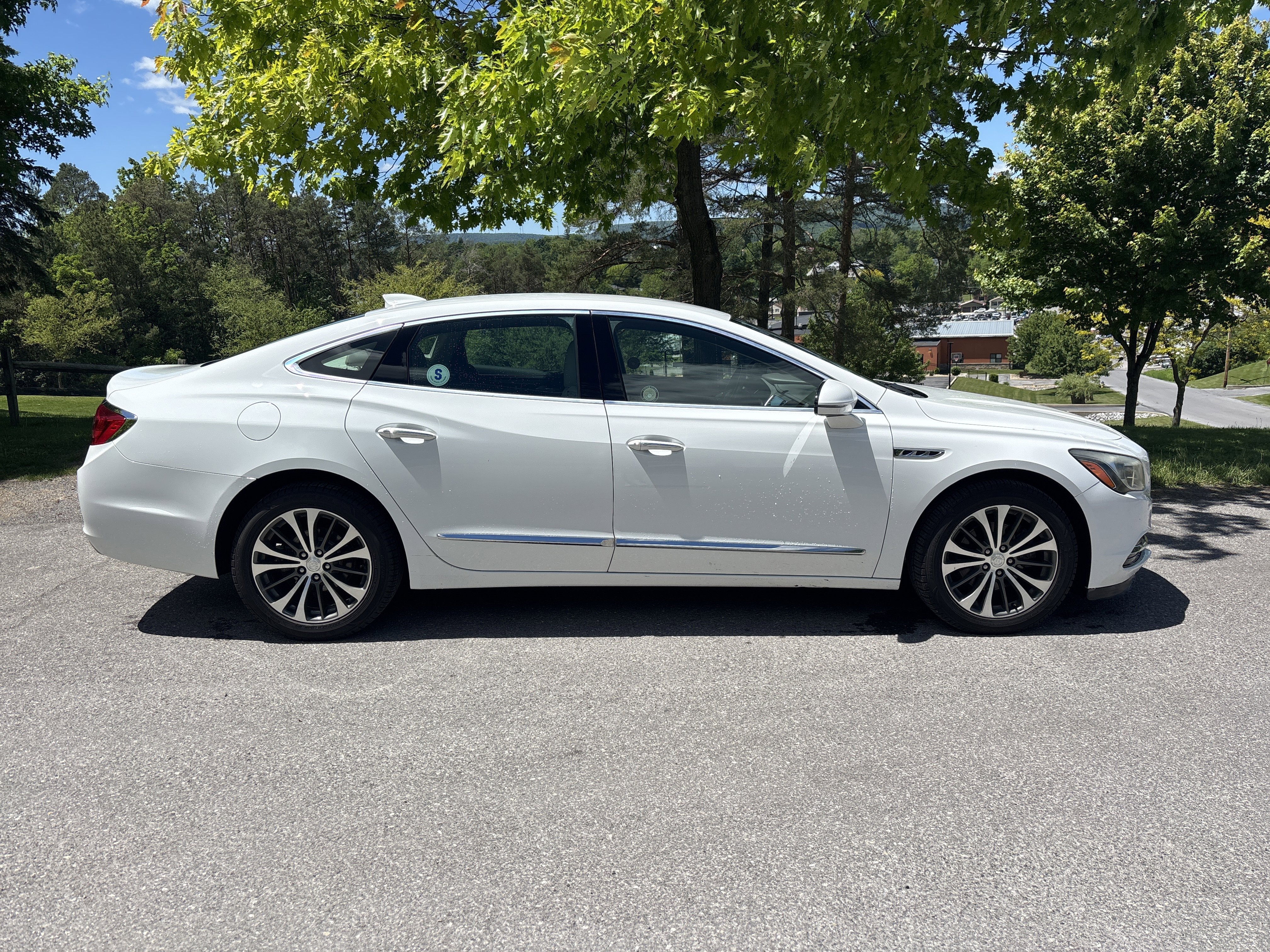 Used 2018 Buick LaCrosse Preferred FWD image 2