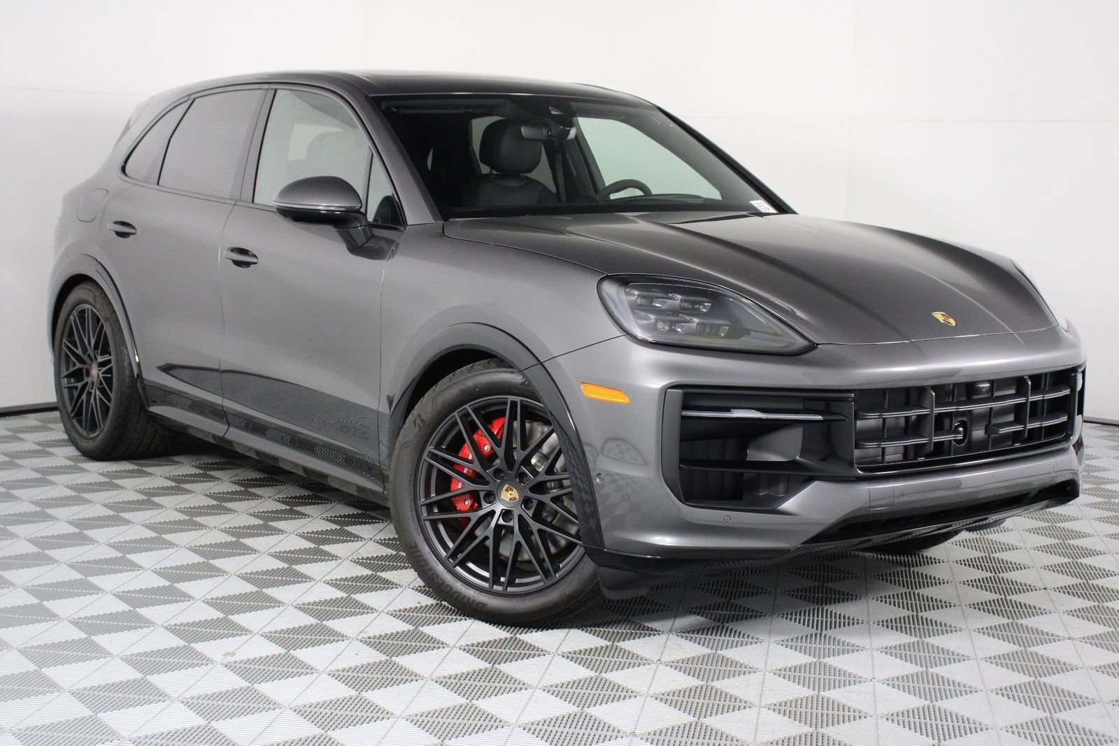 New 2026 Porsche Cayenne GTS AWD/4WD image 9