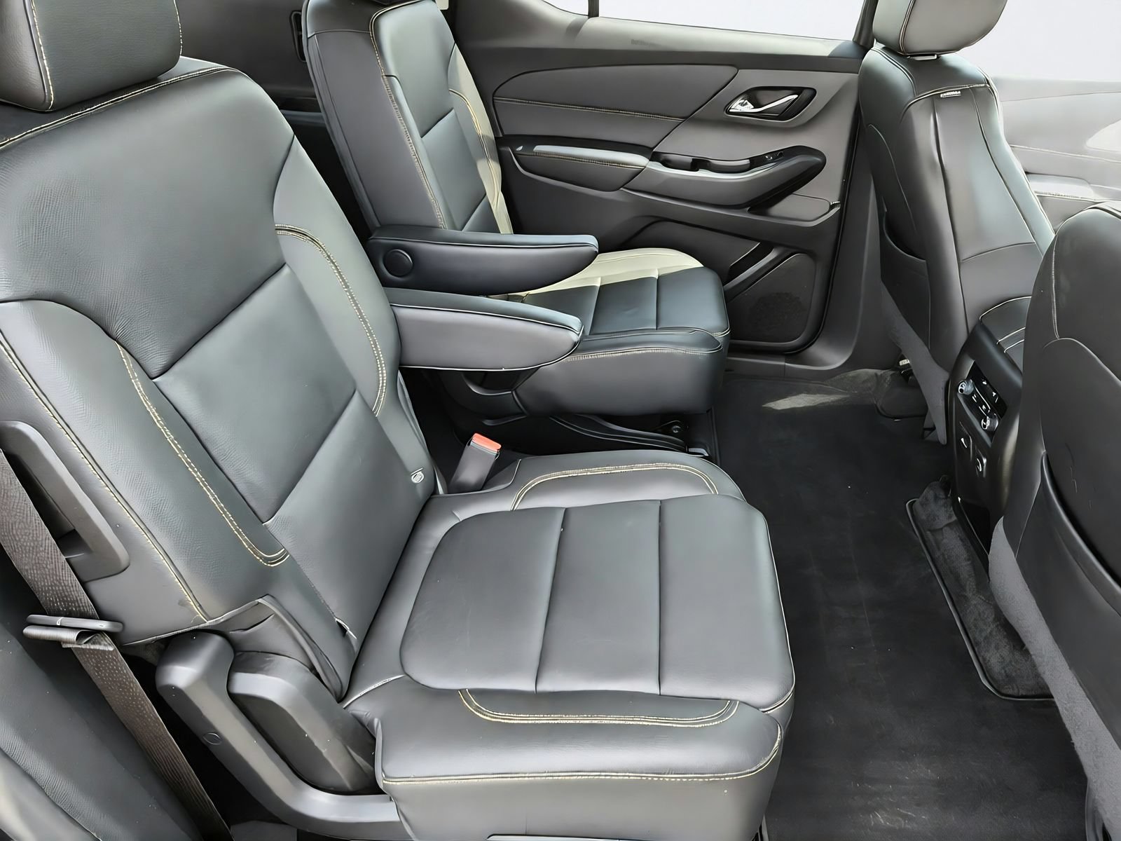 Used 2020 Chevrolet Traverse LT w/ LT Premium Package AWD/4WD image 30