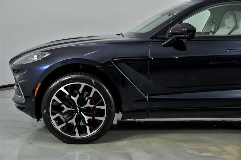Used 2022 Aston Martin DBX AWD/4WD image 6