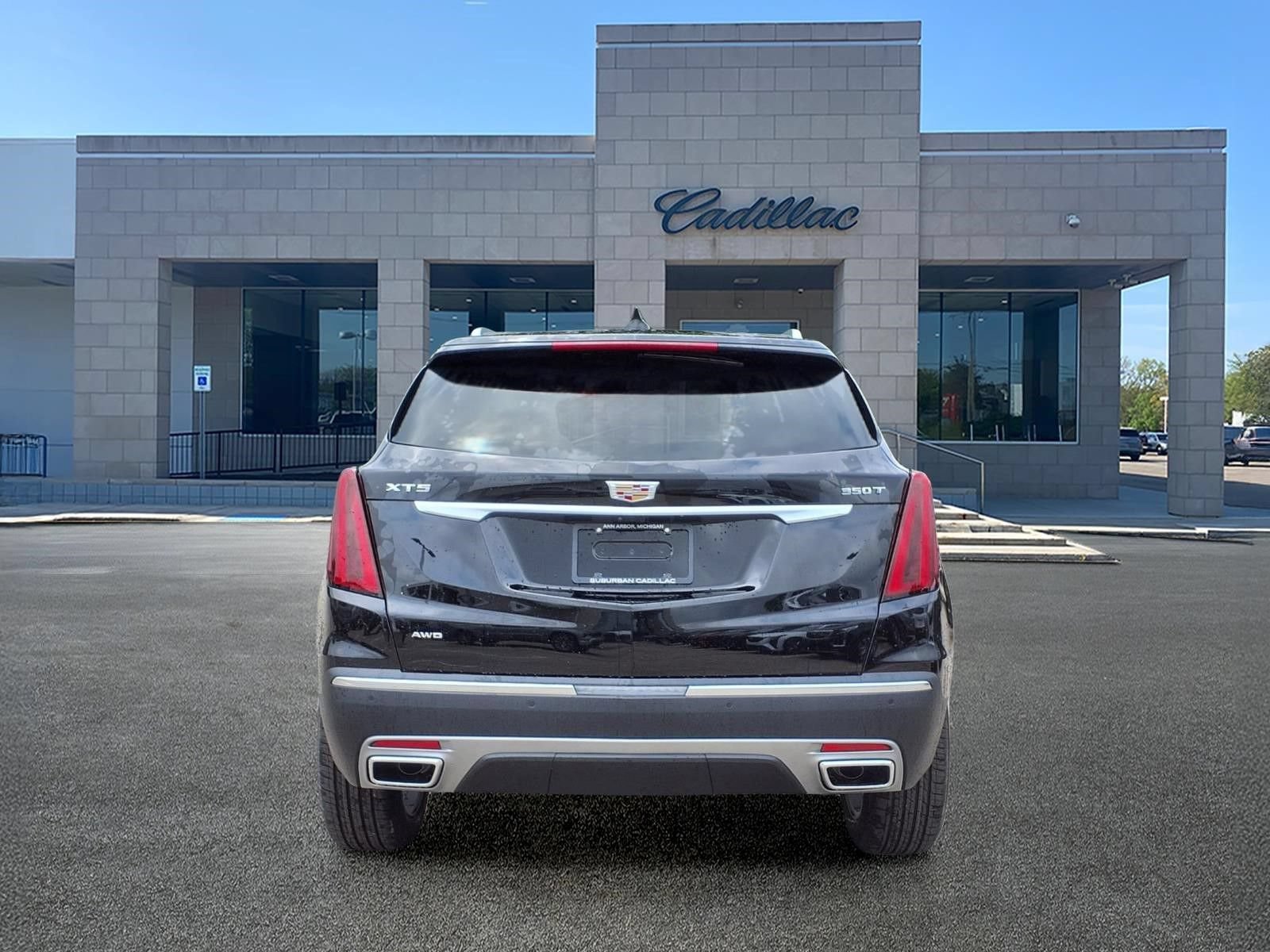 New 2026 Cadillac XT5 Premium Luxury w/ LPO, Floor Liner Package AWD/4WD image 5
