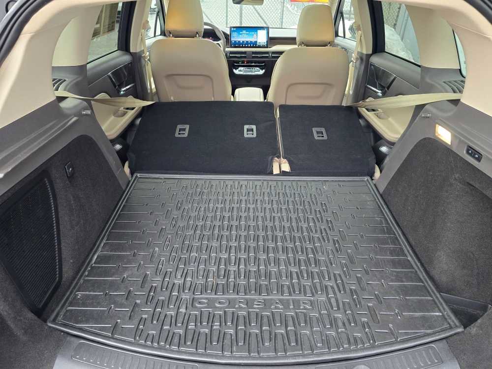 Used 2023 Lincoln Corsair Reserve w/ Equipment Group 201A image 13