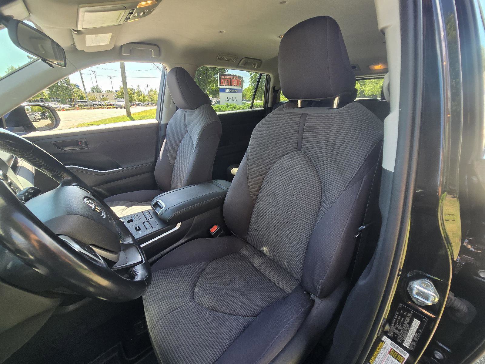 Used 2022 Toyota Highlander LE image 13