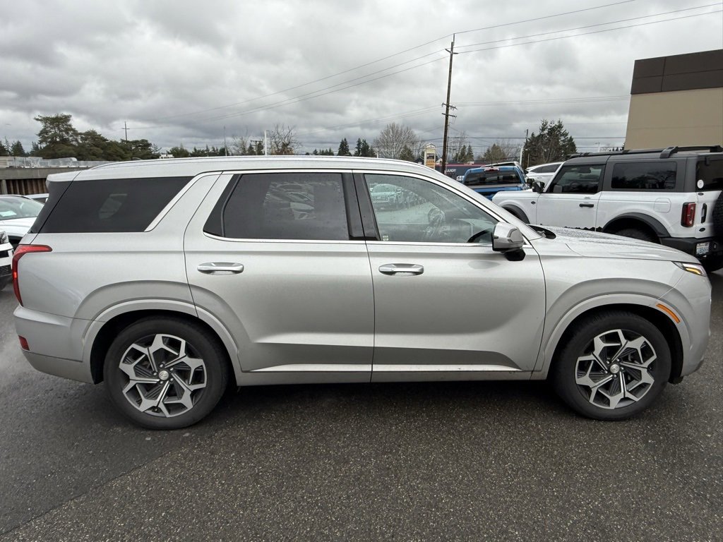 Used 2022 Hyundai Palisade Calligraphy image 2