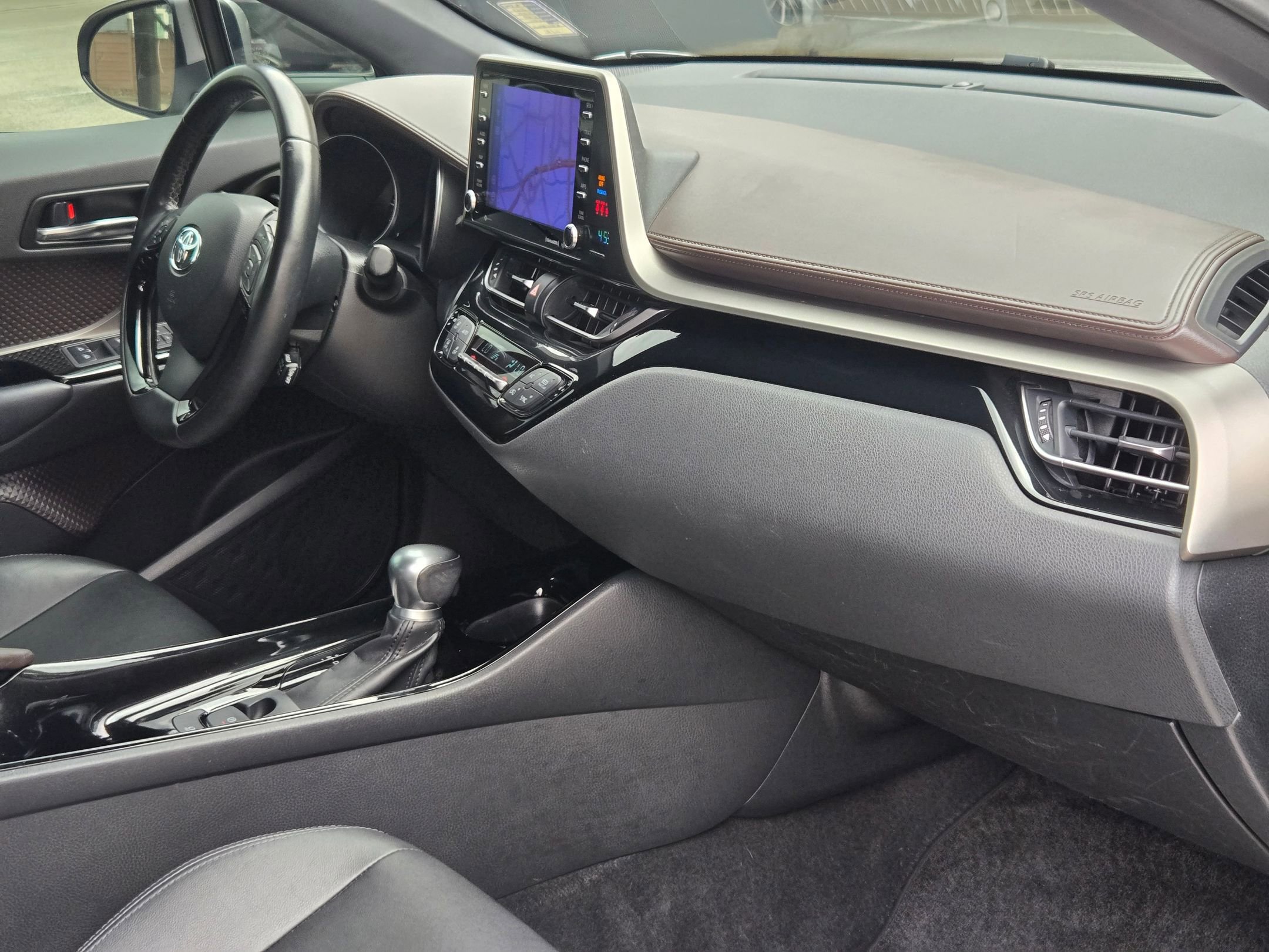 Used 2019 Toyota C-HR Limited FWD image 30