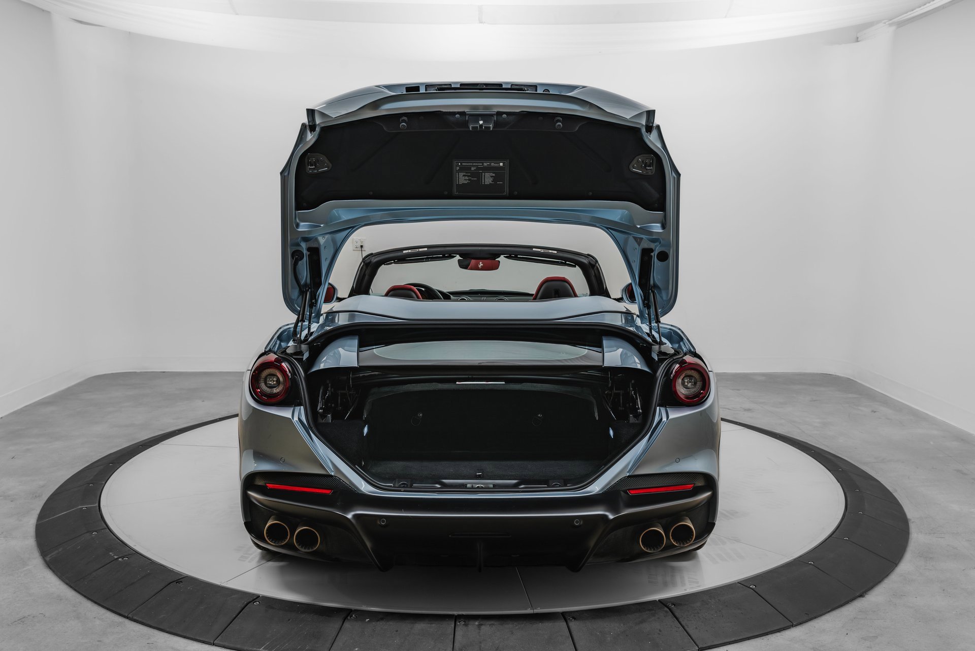 Certified 2022 Ferrari Portofino M image 24