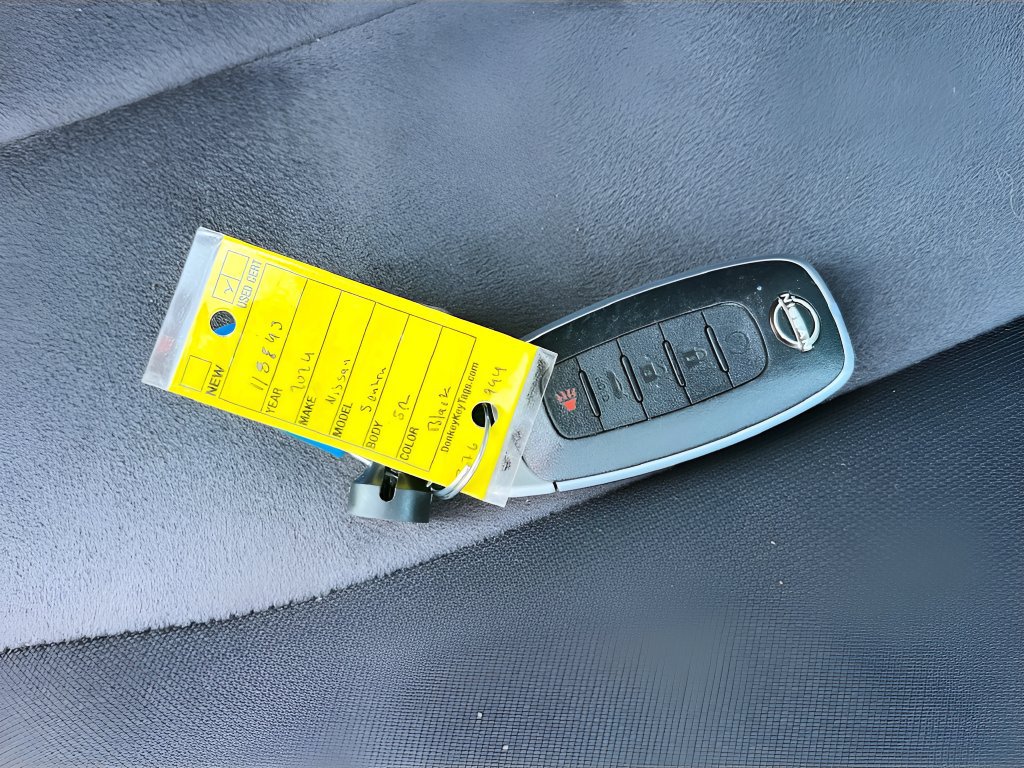 Used 2024 Nissan Sentra SR FWD image 31