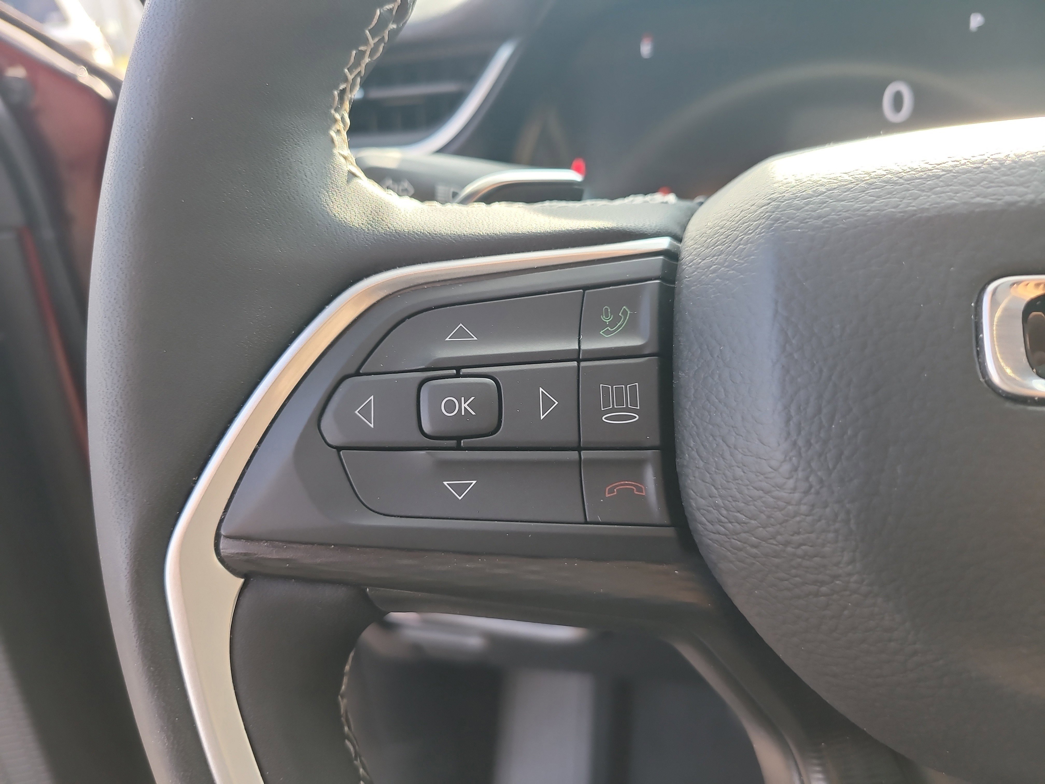 Used 2025 Jeep Grand Cherokee L Altitude image 28