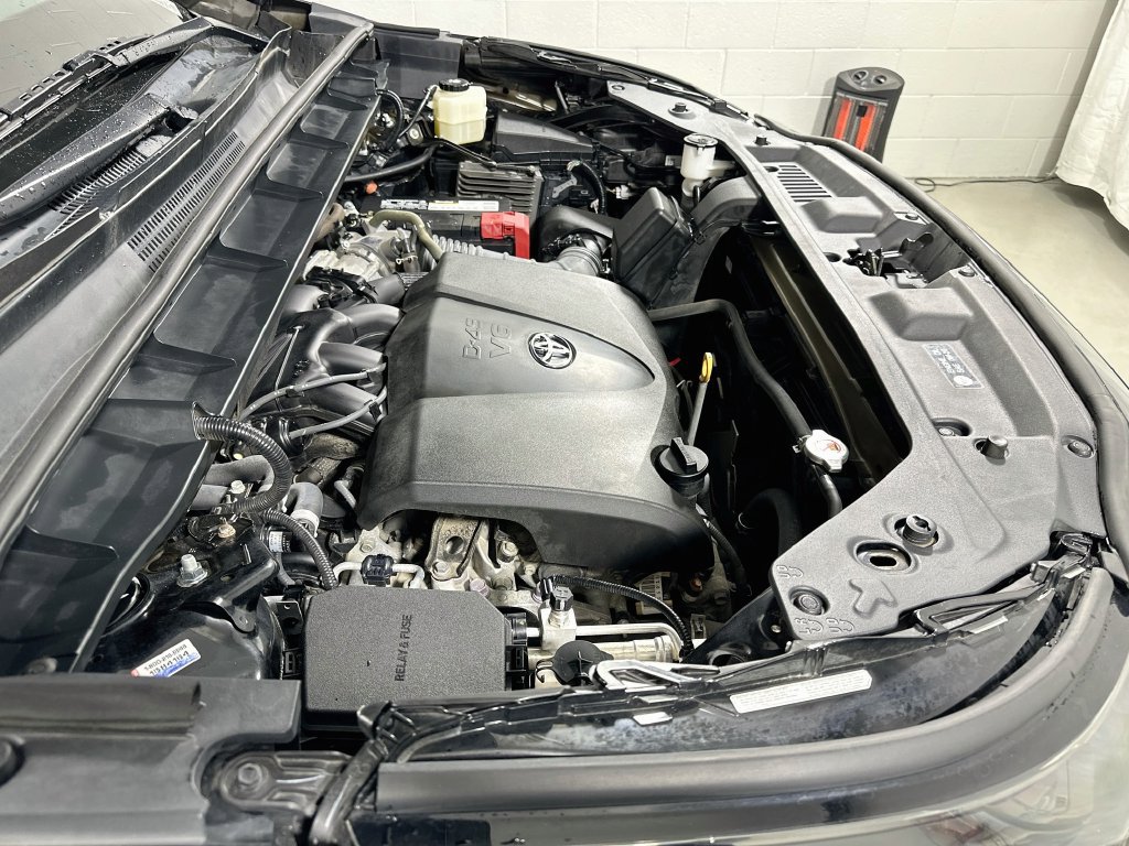 Used 2021 Toyota Highlander XSE AWD/4WD image 23