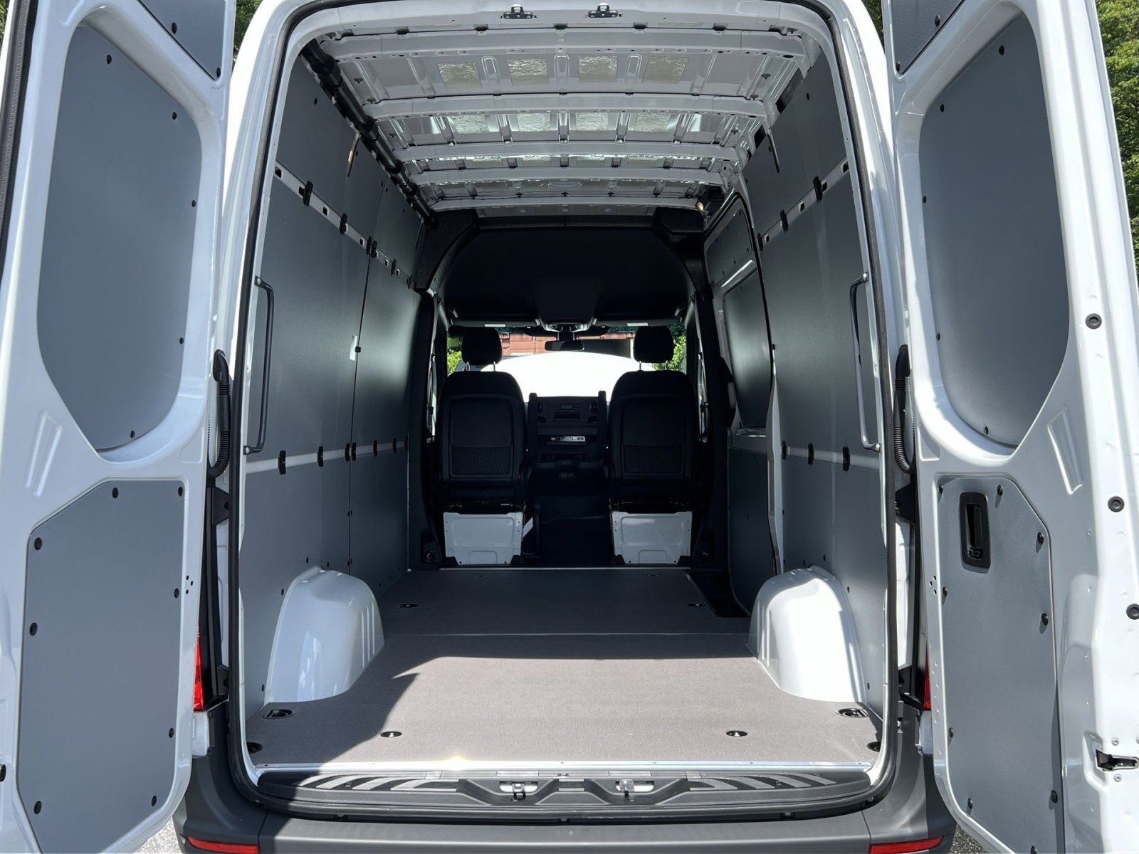 New 2025 Mercedes-Benz Sprinter 2500 image 26
