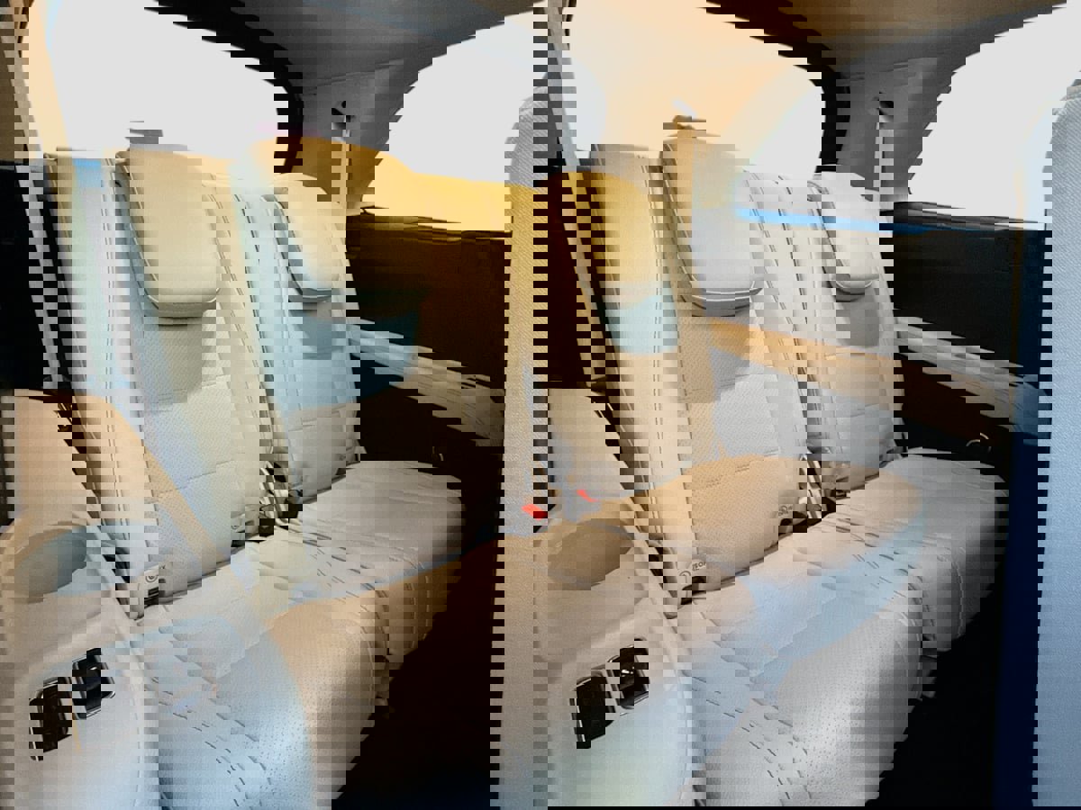 Used 2023 Mercedes-Benz GLS 450 4MATIC image 29