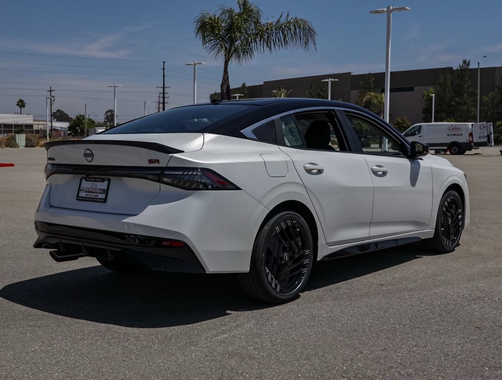 New 2026 Nissan Sentra SR w/ Floor Mat Package FWD image 4