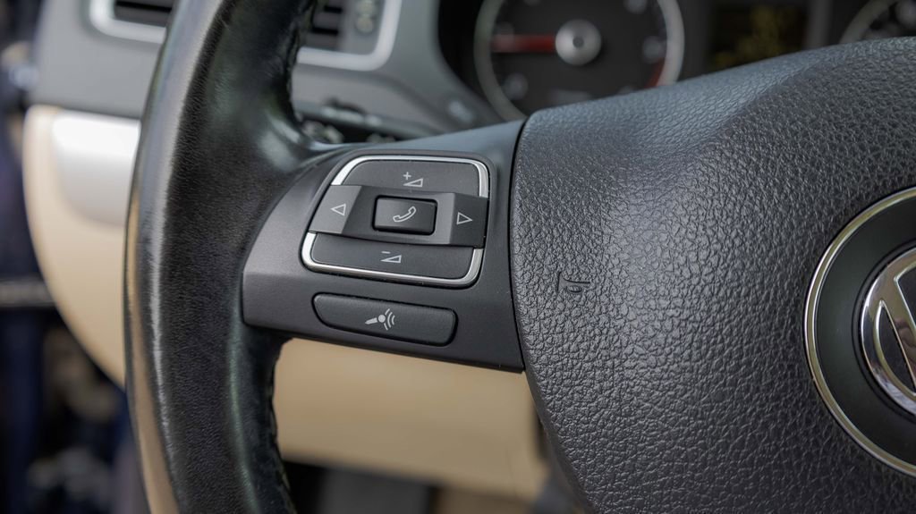 Used 2012 Volkswagen Jetta TDI image 33