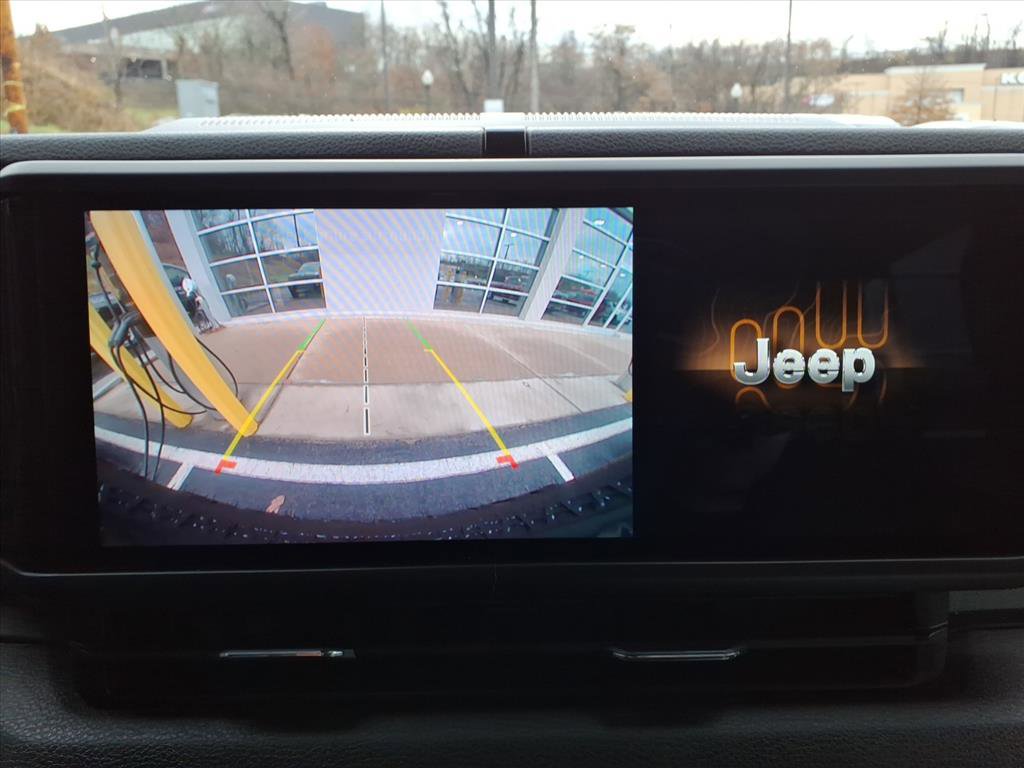 Used 2024 Jeep Wrangler Willys image 14