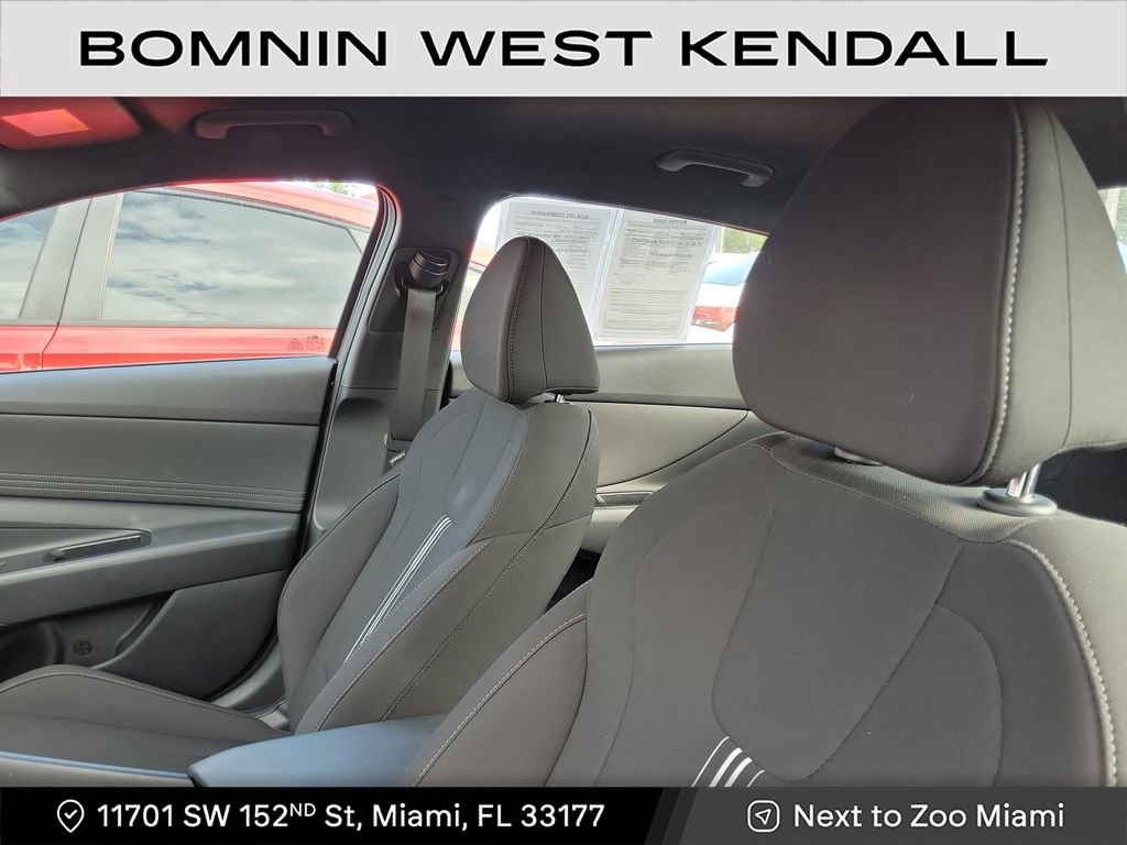Used 2025 Hyundai Elantra Sport image 6