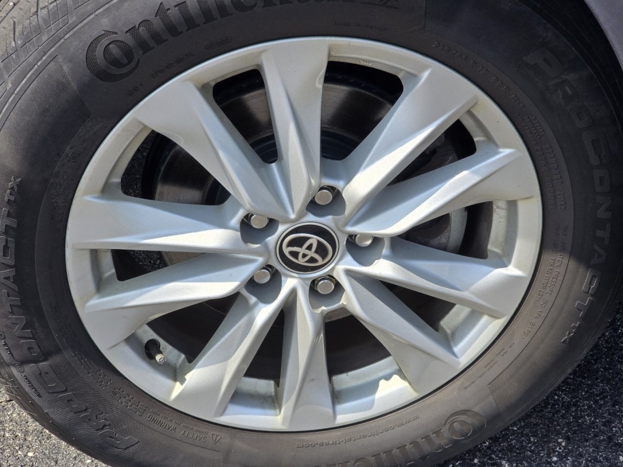 Certified 2022 Toyota Corolla Cross LE AWD/4WD image 7