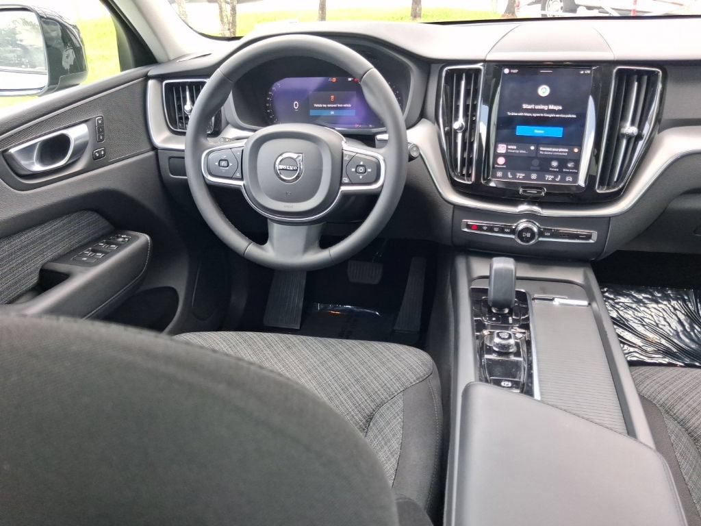 Certified 2024 Volvo XC60 B5 Core AWD/4WD image 10