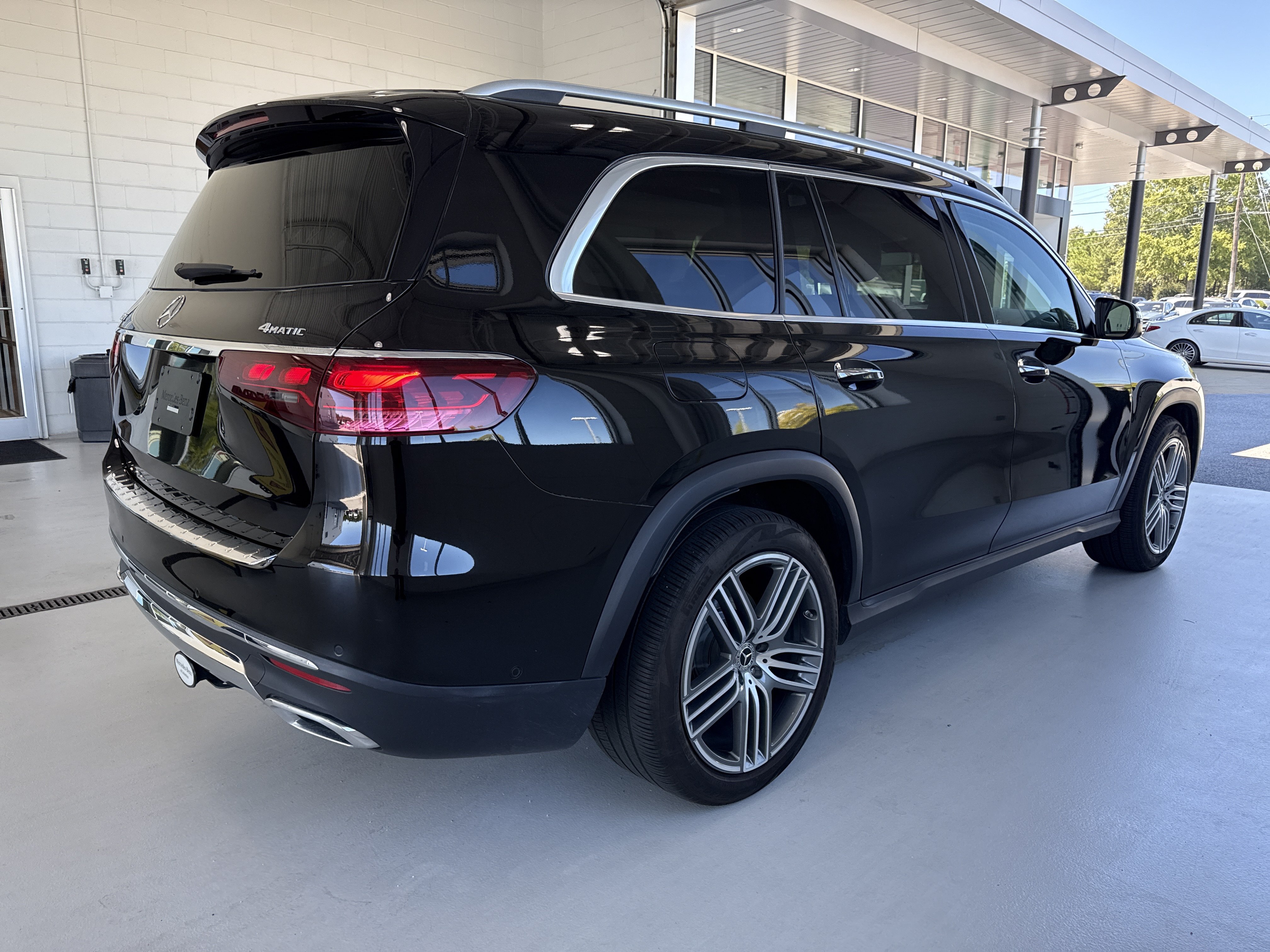Used 2024 Mercedes-Benz GLS 450 4MATIC image 14