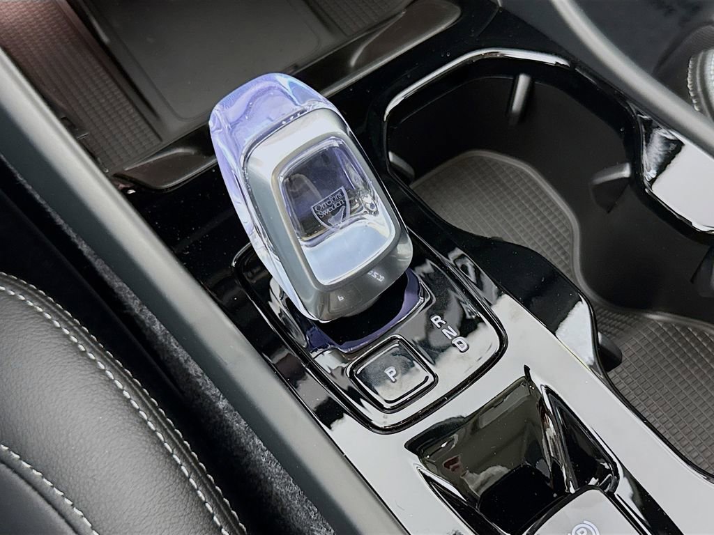 New 2026 Volvo XC40 B5 Ultra w/ Climate Package image 16