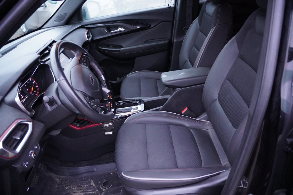 Used 2023 Chevrolet TrailBlazer RS AWD/4WD image 4
