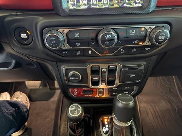Used 2020 Jeep Gladiator Rubicon AWD/4WD image 16