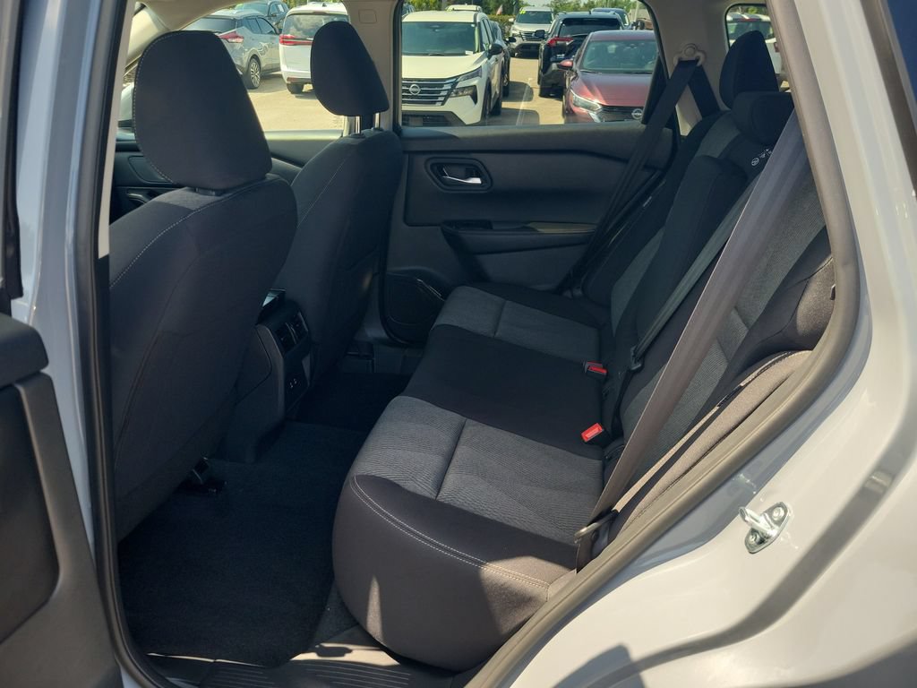 Used 2026 Nissan Rogue SV FWD image 10
