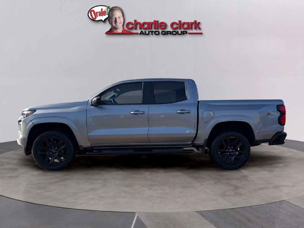 Used 2024 Chevrolet Colorado Z71 w/ Z71 Convenience Package 2 AWD/4WD image 2