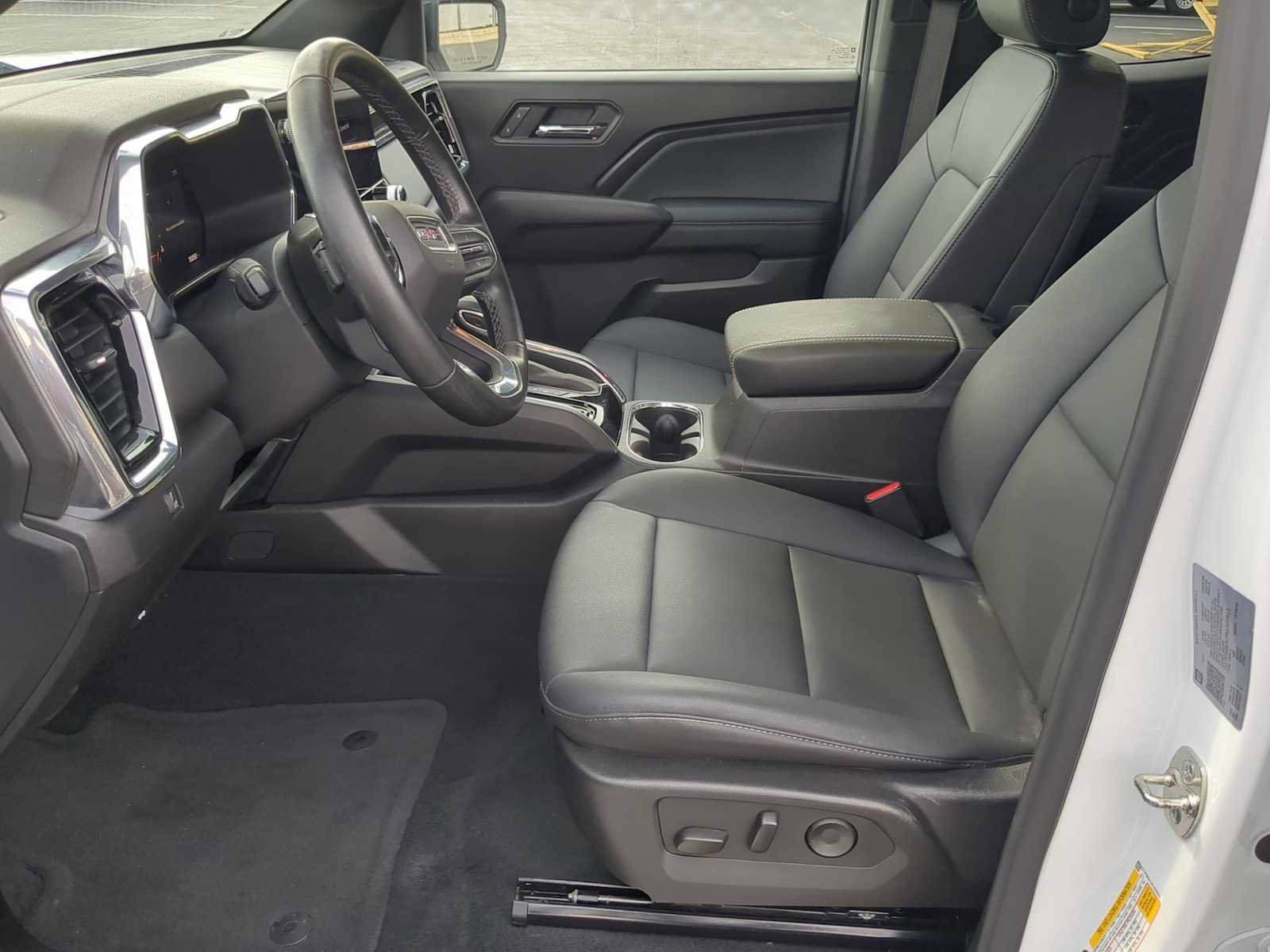 Used 2024 GMC Canyon Elevation w/ Elevation Premium Package image 14