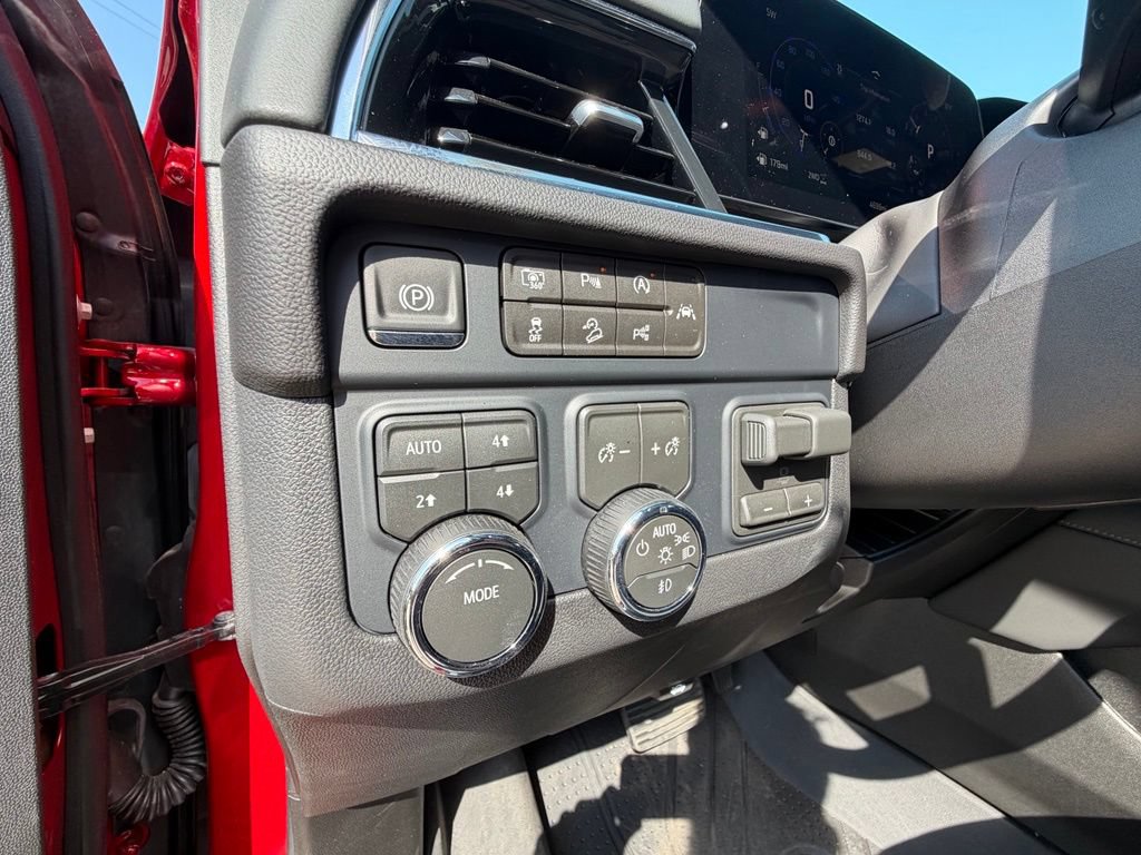 Used 2026 Chevrolet Tahoe LT w/ Comfort Package AWD/4WD image 10