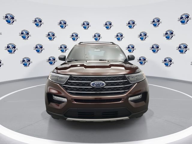 Used 2020 Ford Explorer XLT w/ Equipment Group 202A image 3