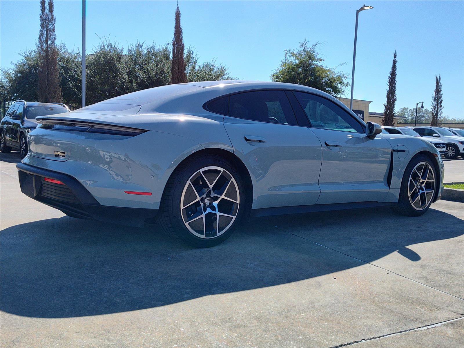 Used 2025 Porsche Taycan image 6