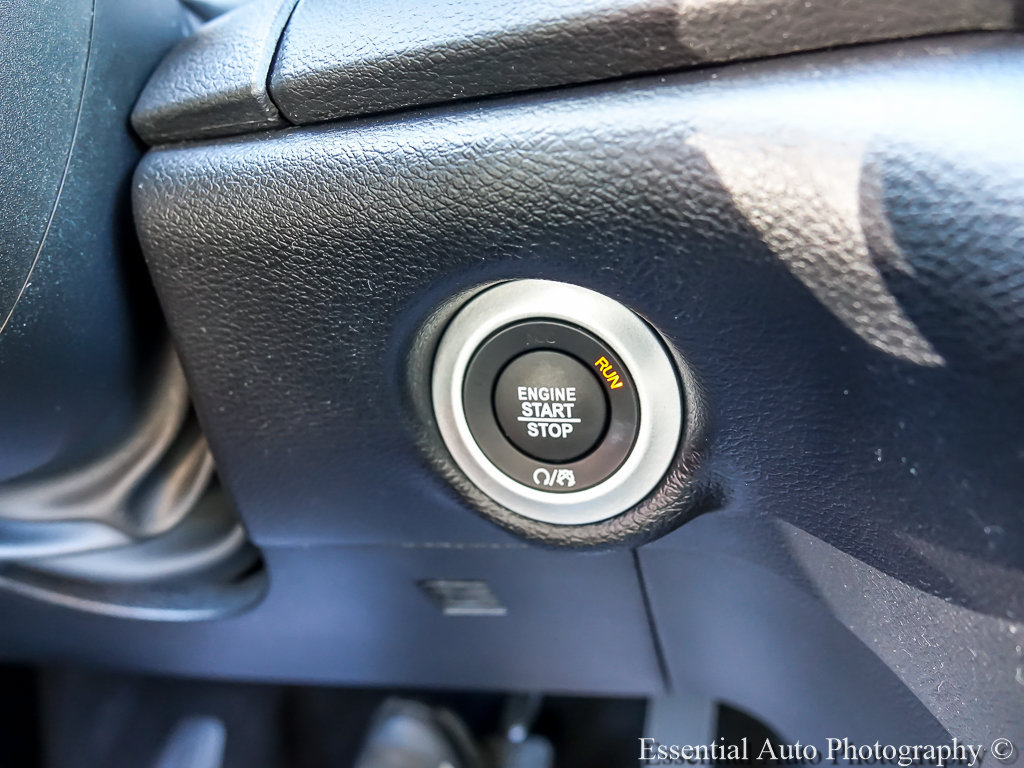 Used 2027 Chrysler Pacifica Select FWD image 18