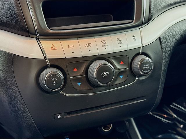 Used 2020 Dodge Journey SE w/ Blacktop Package FWD image 15
