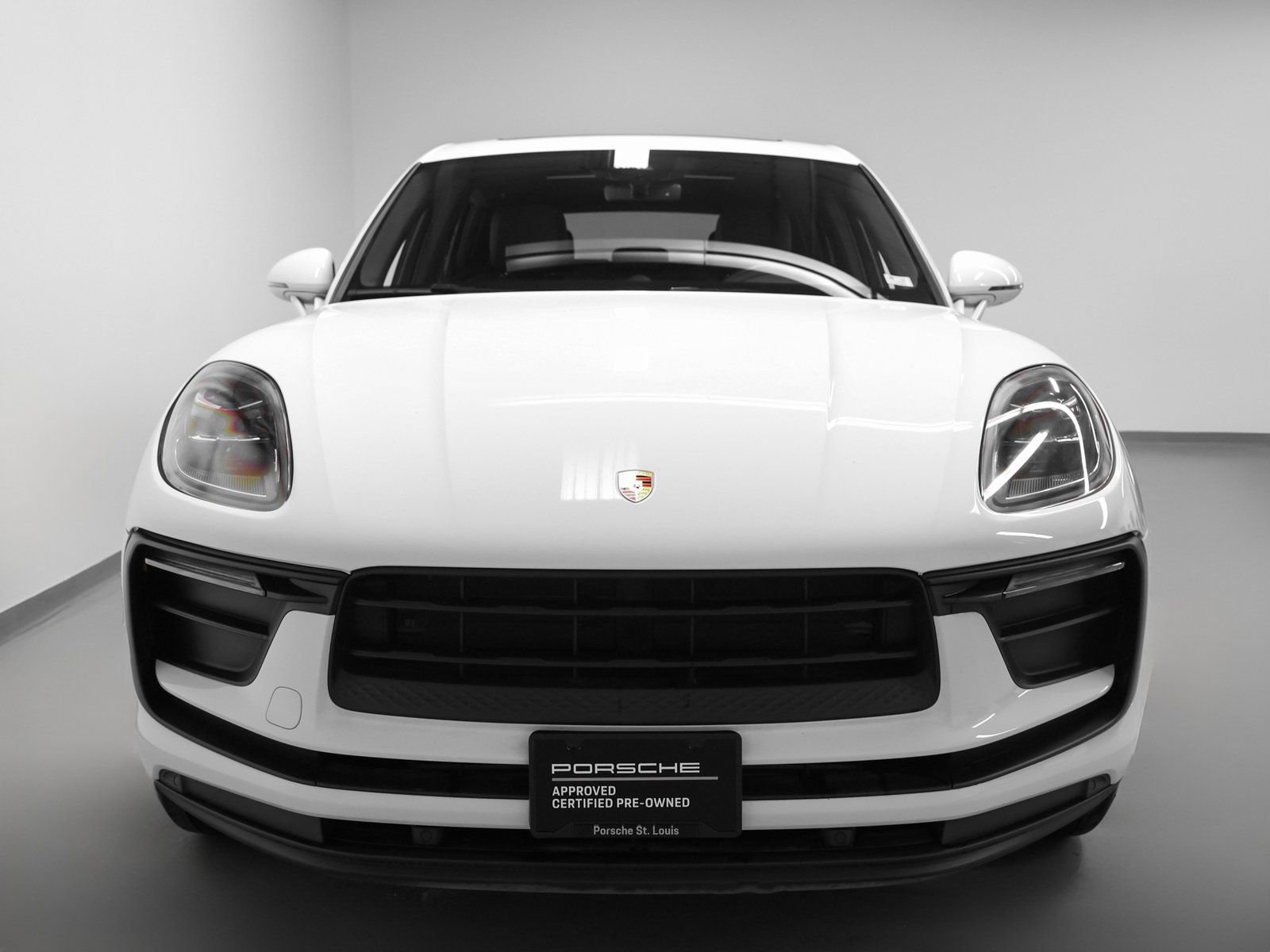 Certified 2022 Porsche Macan image 8