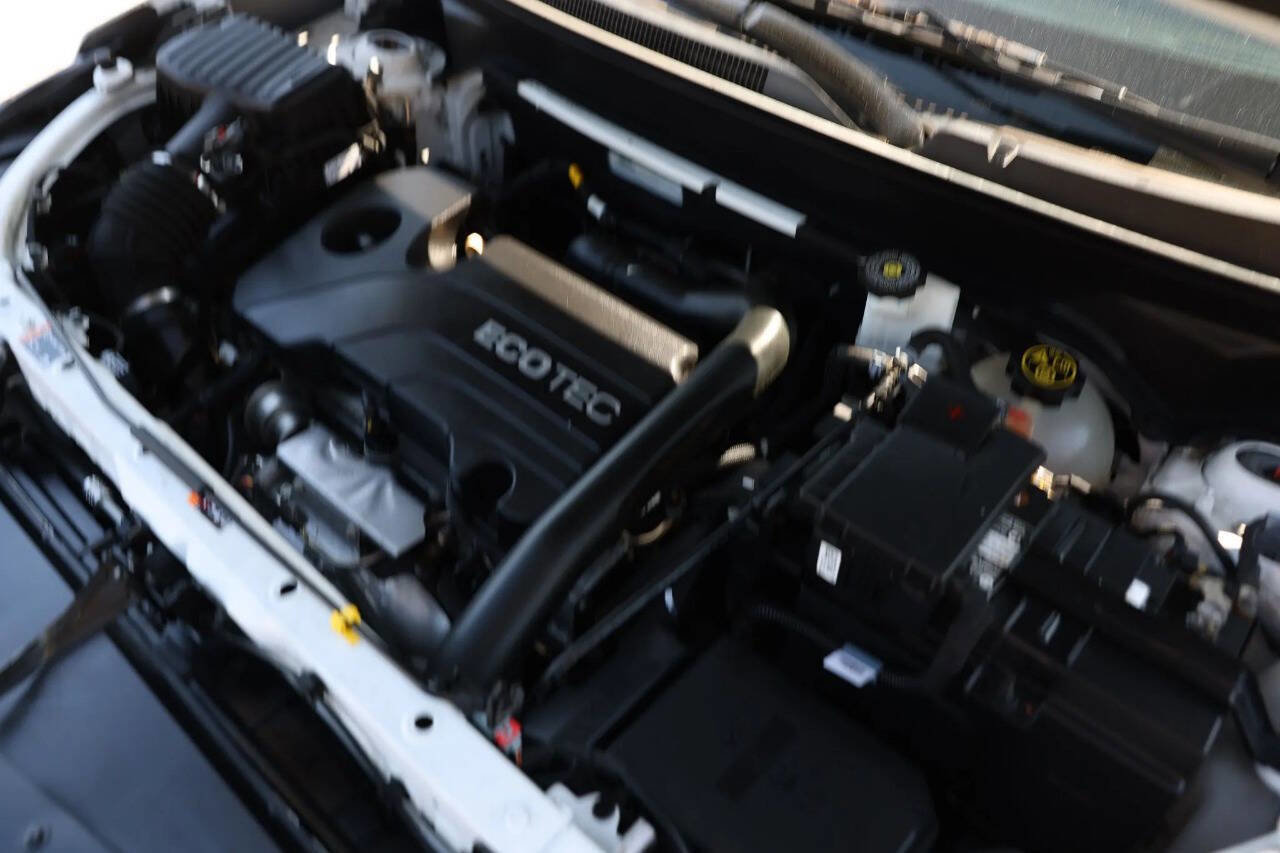 Used 2021 Chevrolet Equinox LS image 47